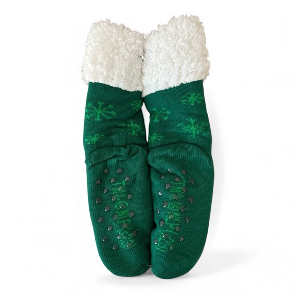 The Elf On The Shelf Buddy Womens Faux Sherpa Slipper Socks Christmas NEW - Picture 2 of 3
